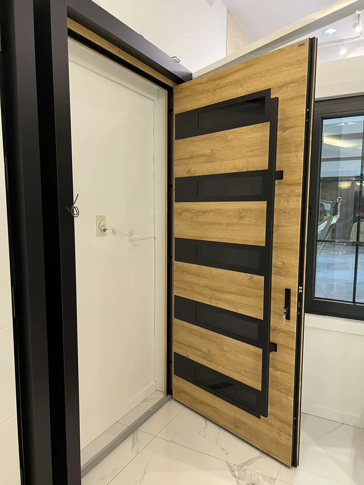 Roding 2 - 8FT Modern Exterior Door